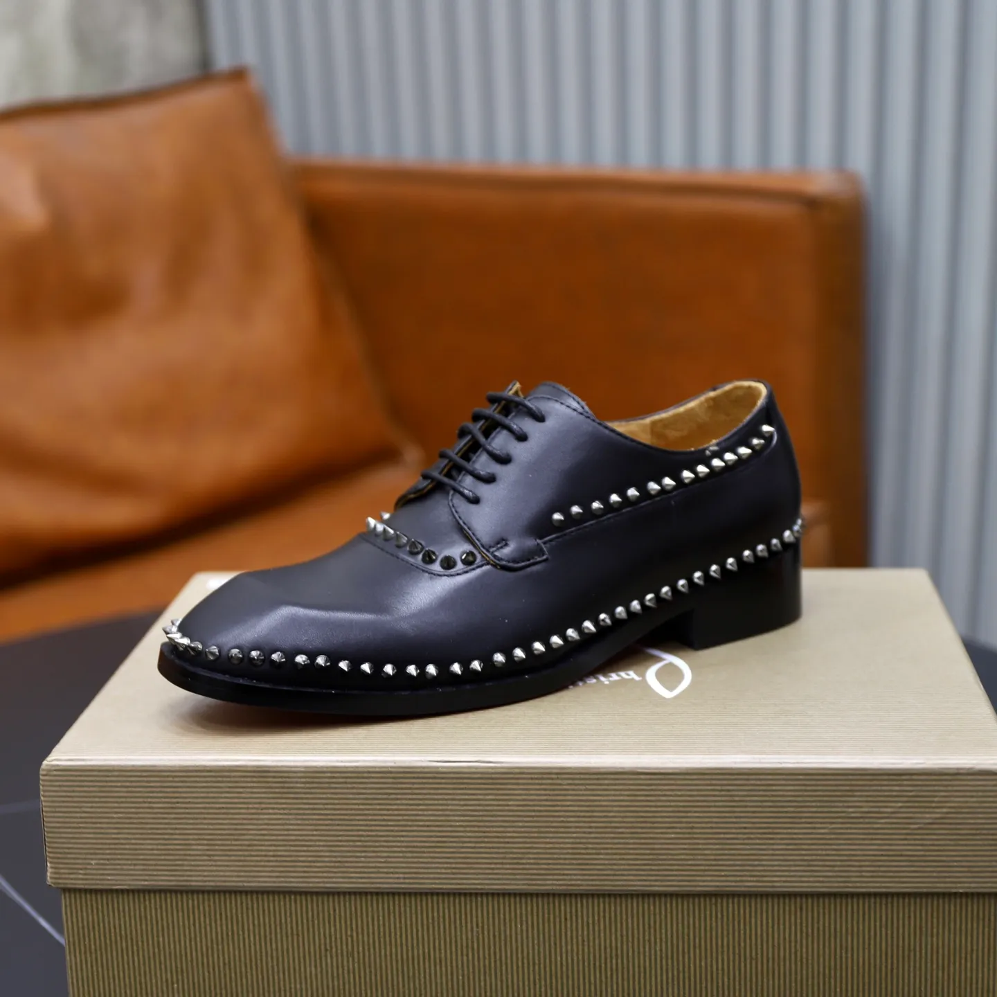 Ex-factory price: 720💰Christia*.Loubouti*🆑High-end men’s business formal leather shoes｜Classic red sole shoes｜Original imported first-layer cowhide｜Water-dyed cowhide lining｜Italian imported red rubber outsole｜High-end luxury｜Perfect interpretation of fashion, sunshine, style, suitable for various occasions Size: 38-44 (customized for 45, 46, 47)